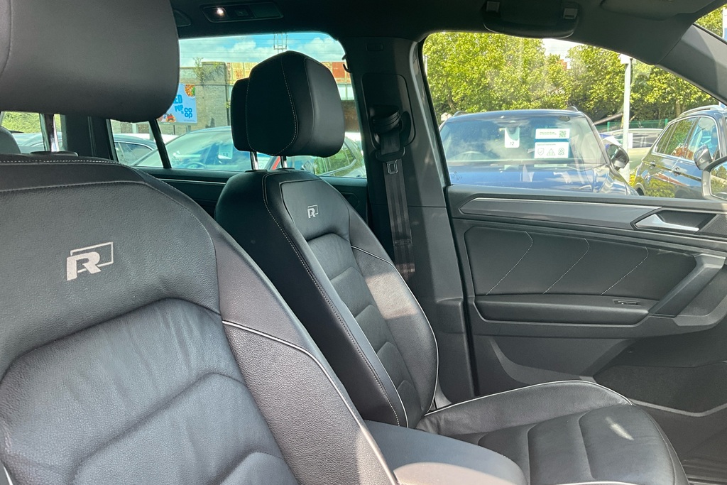 Volkswagen Tiguan Match Black #22