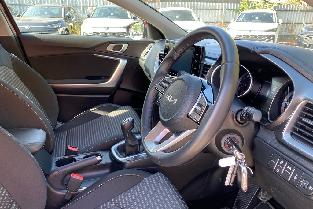 Kia Ceed 1.5T Gdi Isg 2 BJ24GBX Red #6