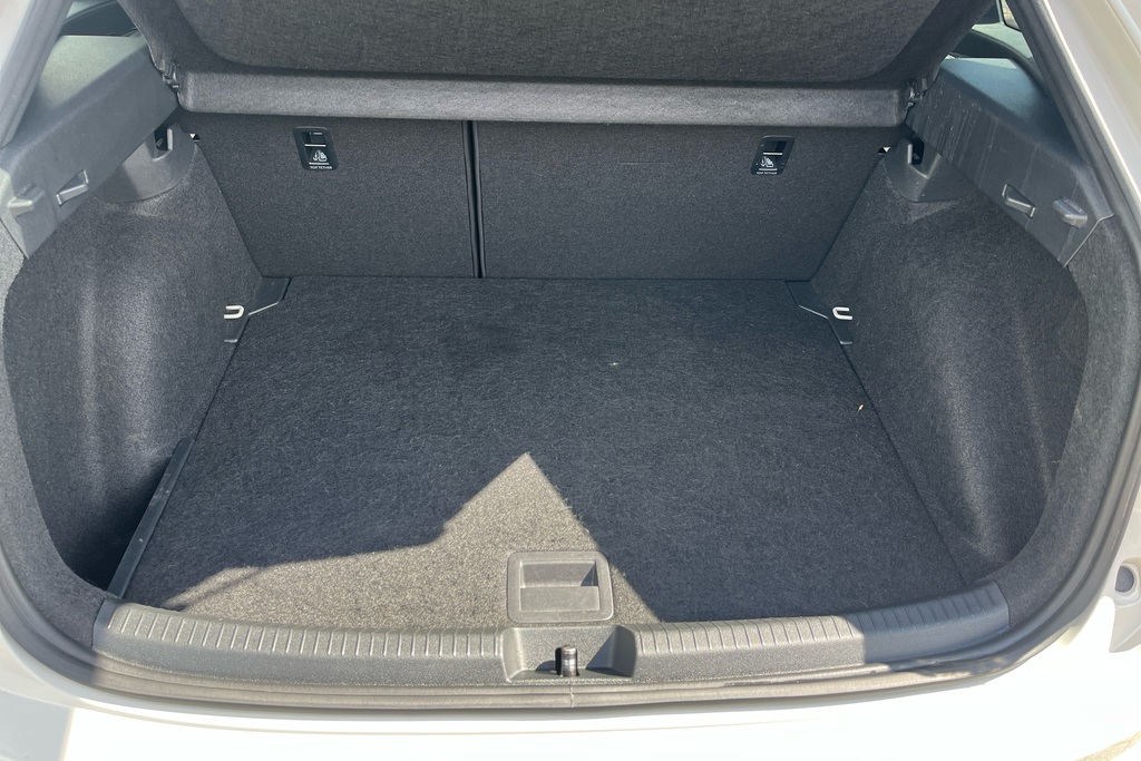 Volkswagen Taigo 1.0 Tsi 110 R-line Silver #12