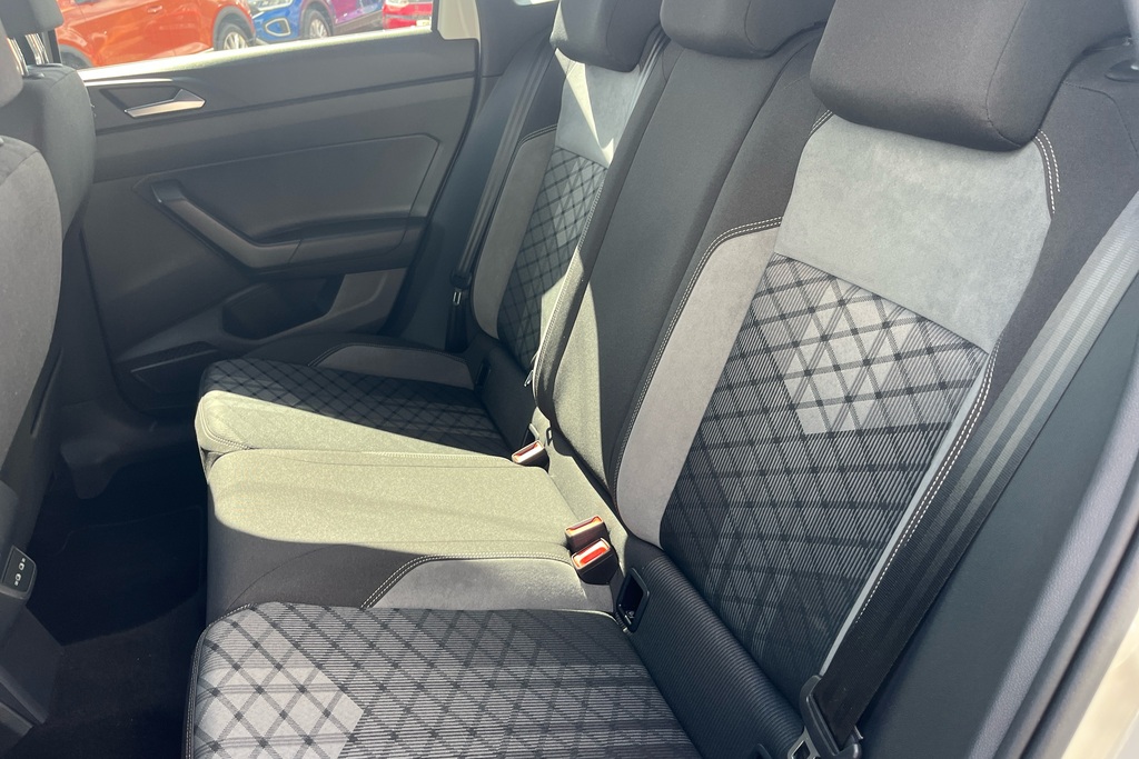 Volkswagen Taigo 1.0 Tsi 110 R-line Silver #11