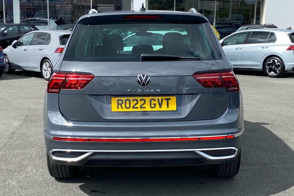 Volkswagen Tiguan R-line White #17