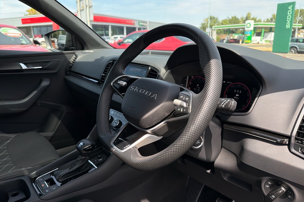 Skoda Karoq 1.5 Tsi Sportline Edition Dsg Black #6