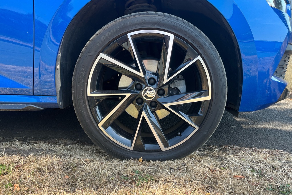 Skoda Kamiq 1.5 Tsi Monte Carlo Blue #5