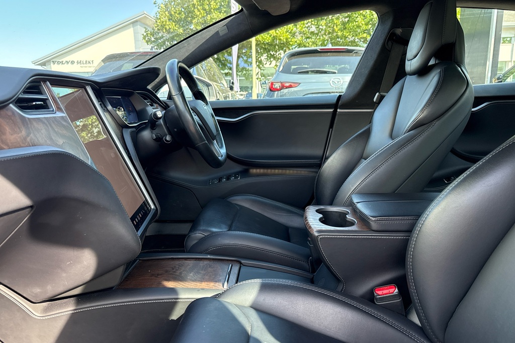 Tesla Model S 241Kw 75Kwh Dual Motor White #6