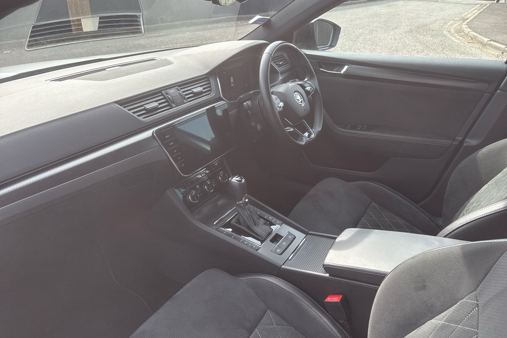 Skoda Superb 2.0 Tdi Cr Sport Line Plus Dsg Silver #2