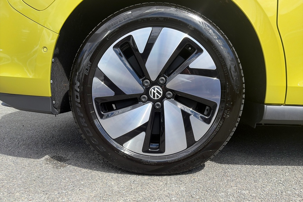 Volkswagen ID.Buzz 210Kw Life Pro 86Kwh Lwb 6 Seat White #5