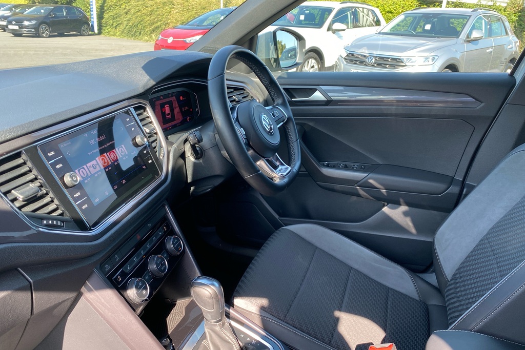 Volkswagen T-Roc 2.0 Tdi R-line Dsg Silver #2