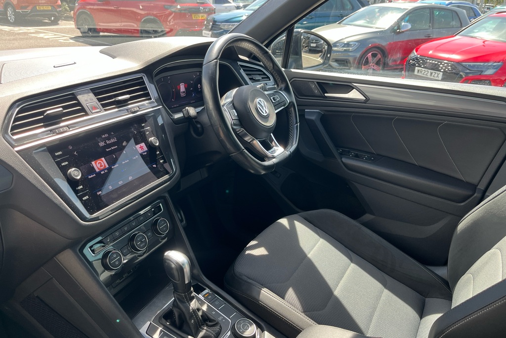 Volkswagen Tiguan 1.5 Tsi Evo 150 Match 150 Ps White #2