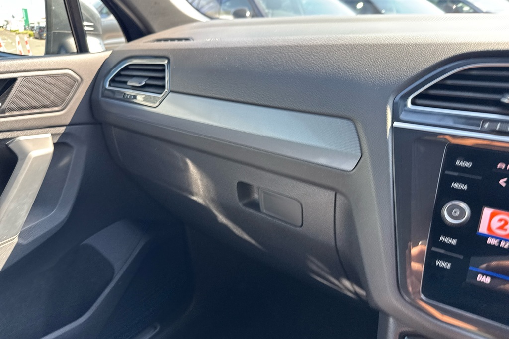 Volkswagen Tiguan 1.5 Tsi 150 Elegance Dsg White #33