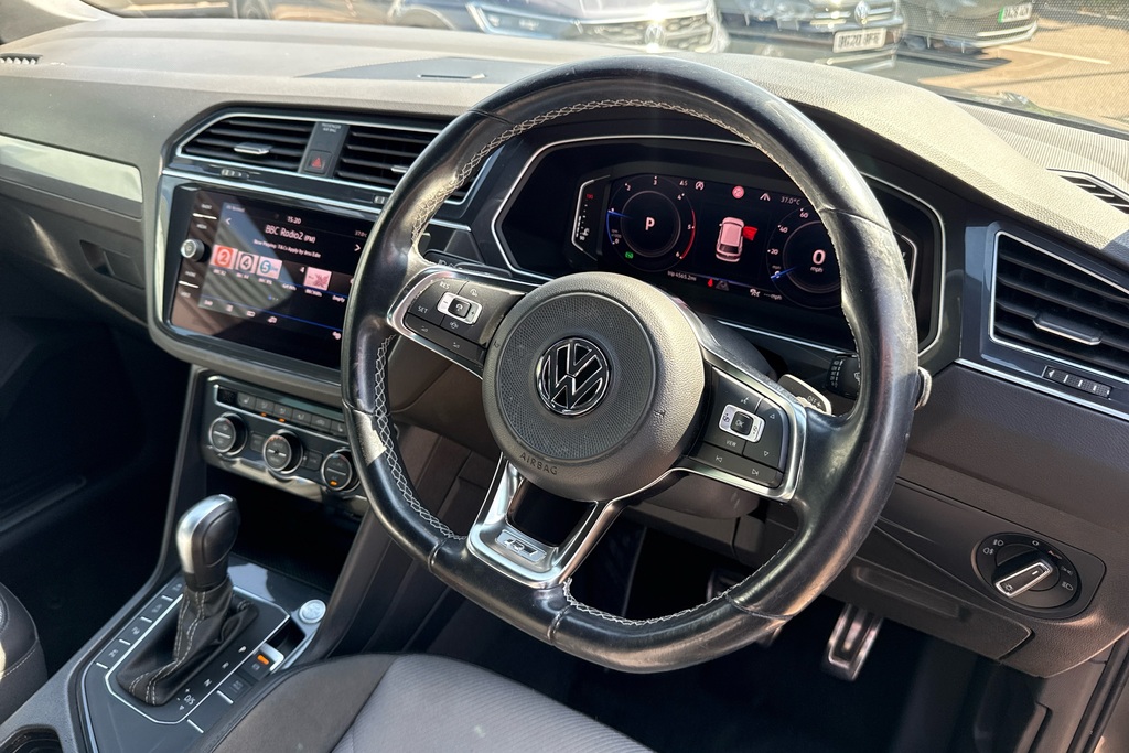 Volkswagen Tiguan 2.0 Tdi 150 R-line Tech Dsg Grey #6