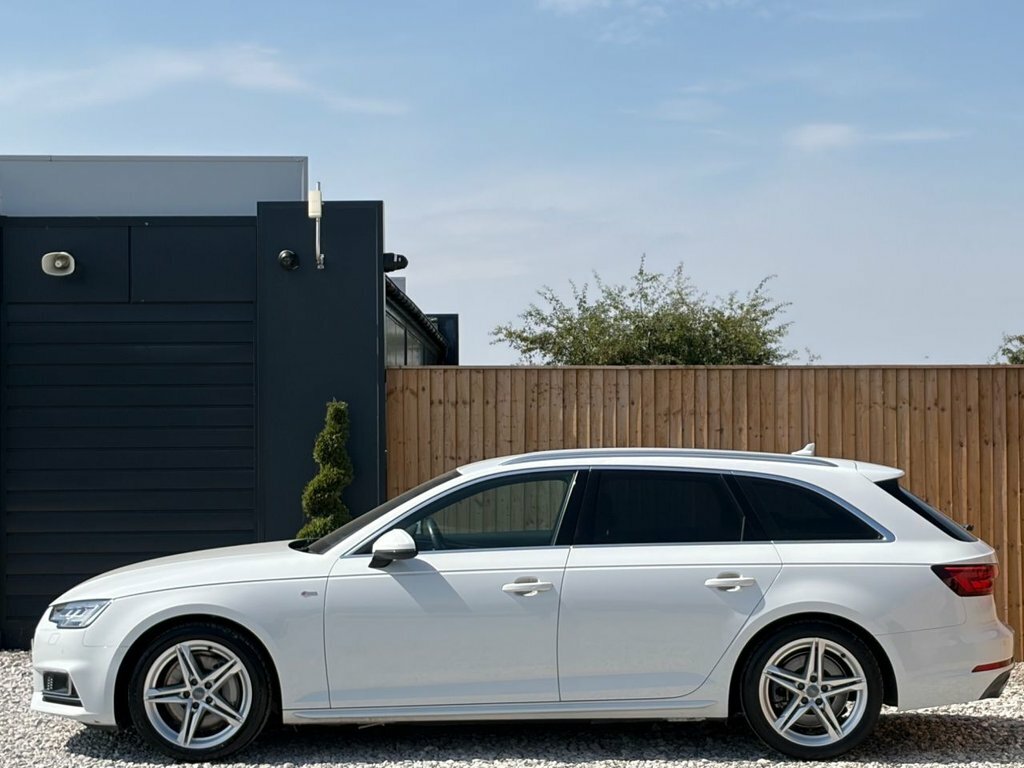 Audi A4 Avant 2L S Line White #4
