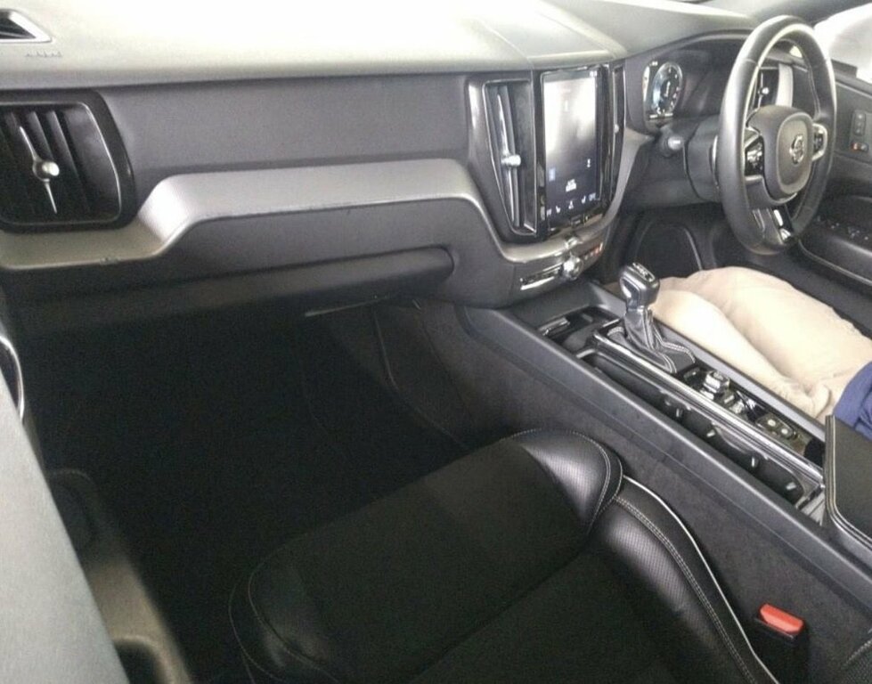 Volvo XC60 2.0 T5 Awd 250Bhp Momentum Pro 5-Dr Est Blue #5