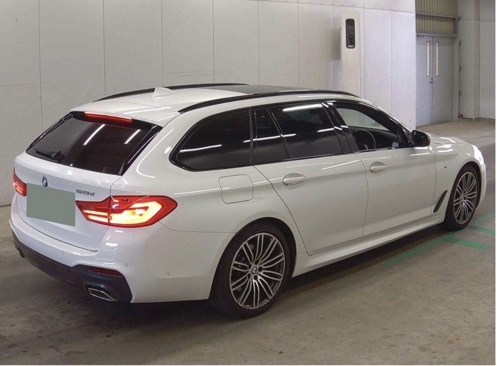 BMW 5 Series 2L M Sport White #4