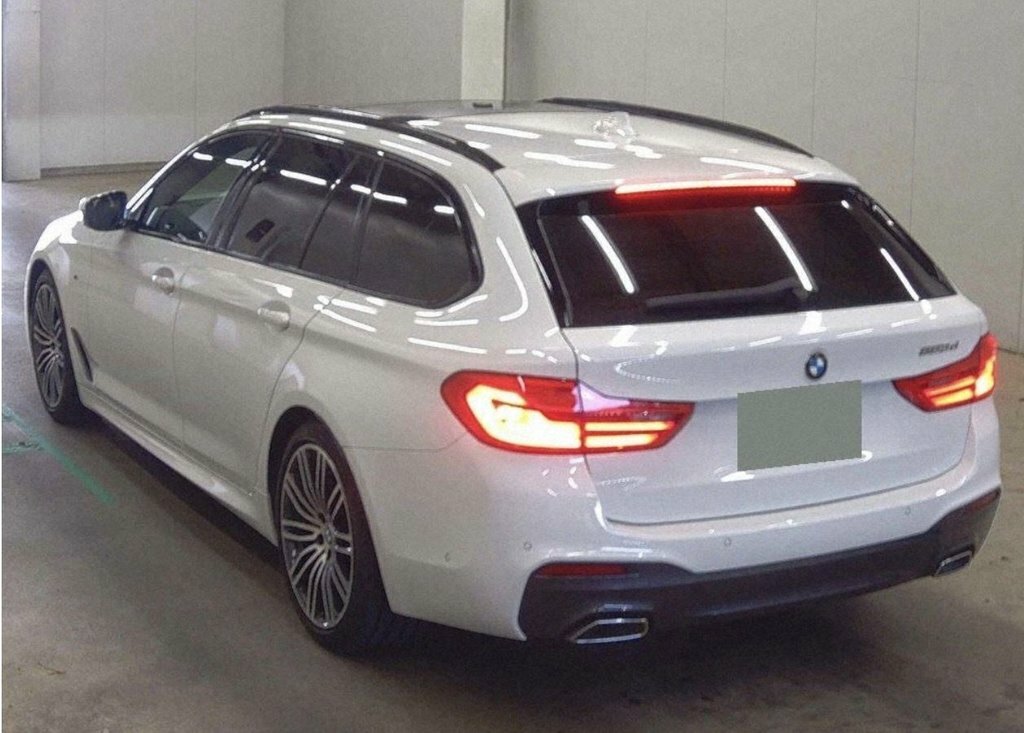 BMW 5 Series 2L M Sport White #3