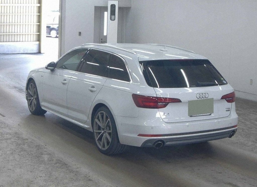 Audi A4 Avant 2L S Line White #3