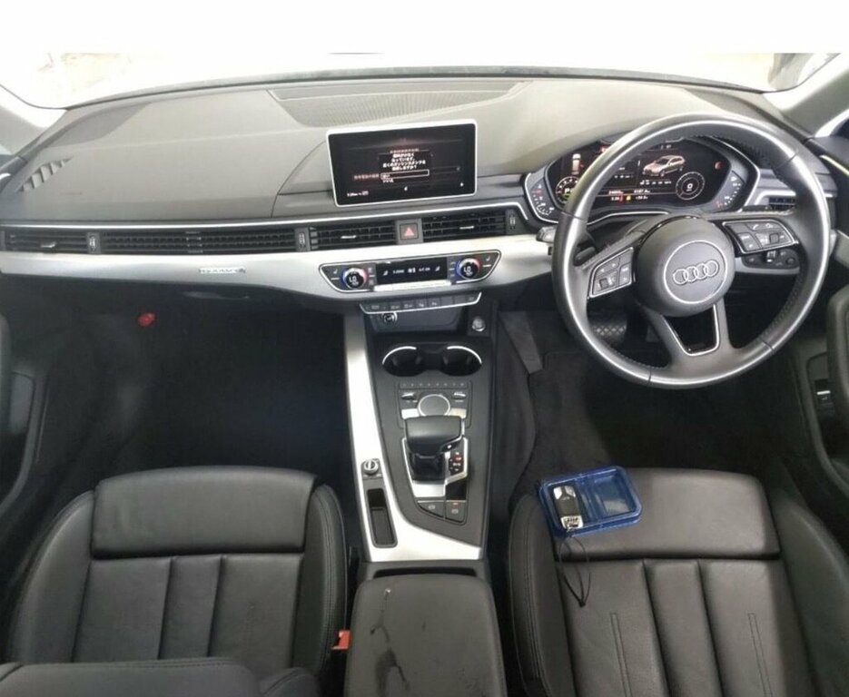 Audi A4 Avant 2L S Line White #5