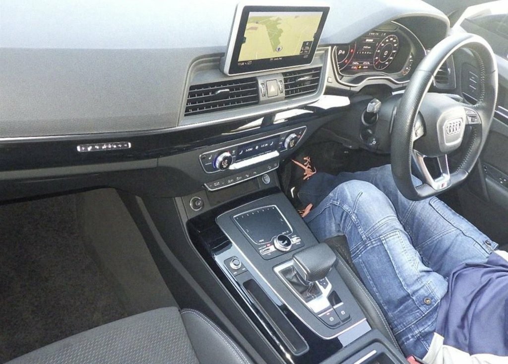 Audi Q5 2L Black Edition CV20TXP Blue #5