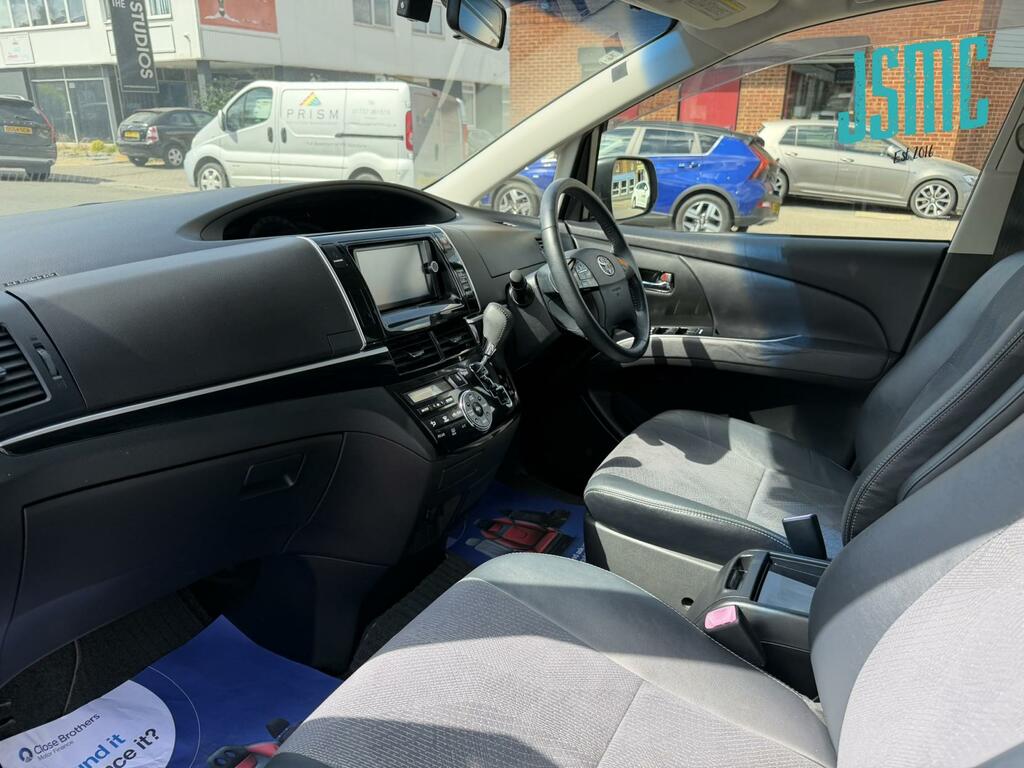 Toyota Estima Aeras Premium Edition White #2