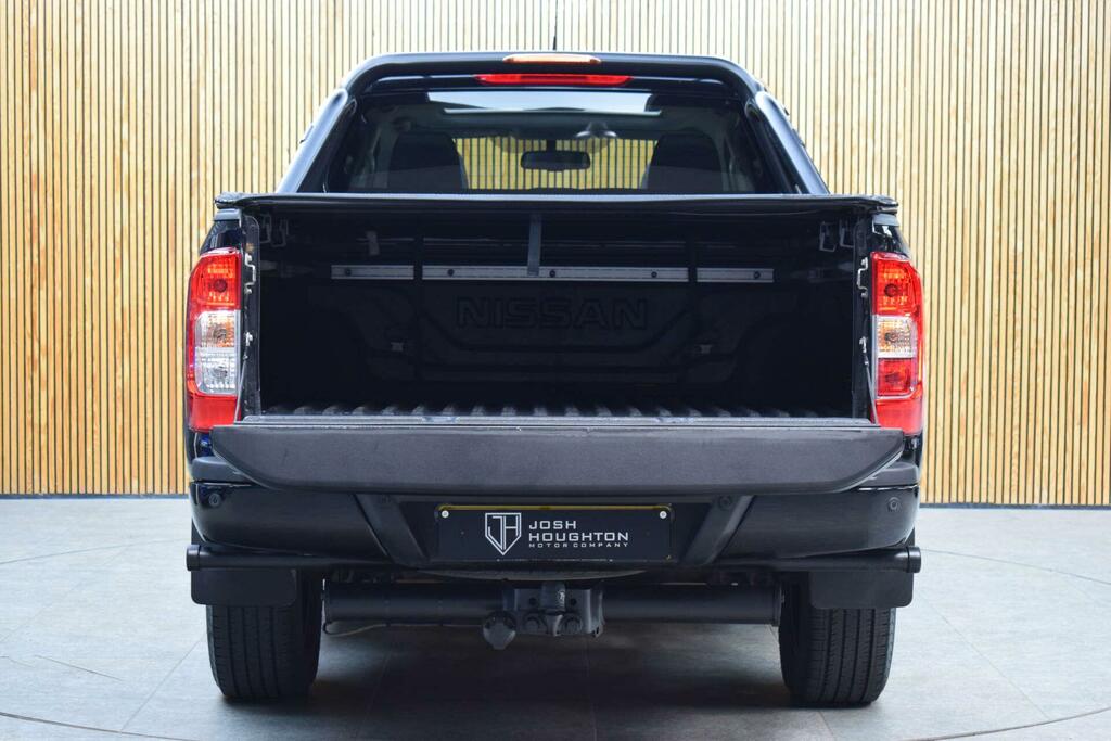 Nissan Navara Navara N-guard Dci Black #10