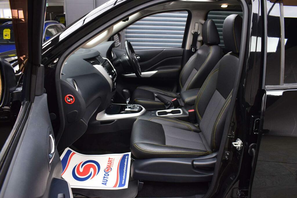 Nissan Navara Navara N-guard Dci Black #21