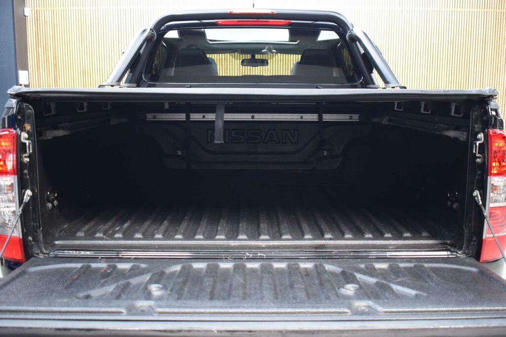 Nissan Navara Navara N-guard Dci Black #11