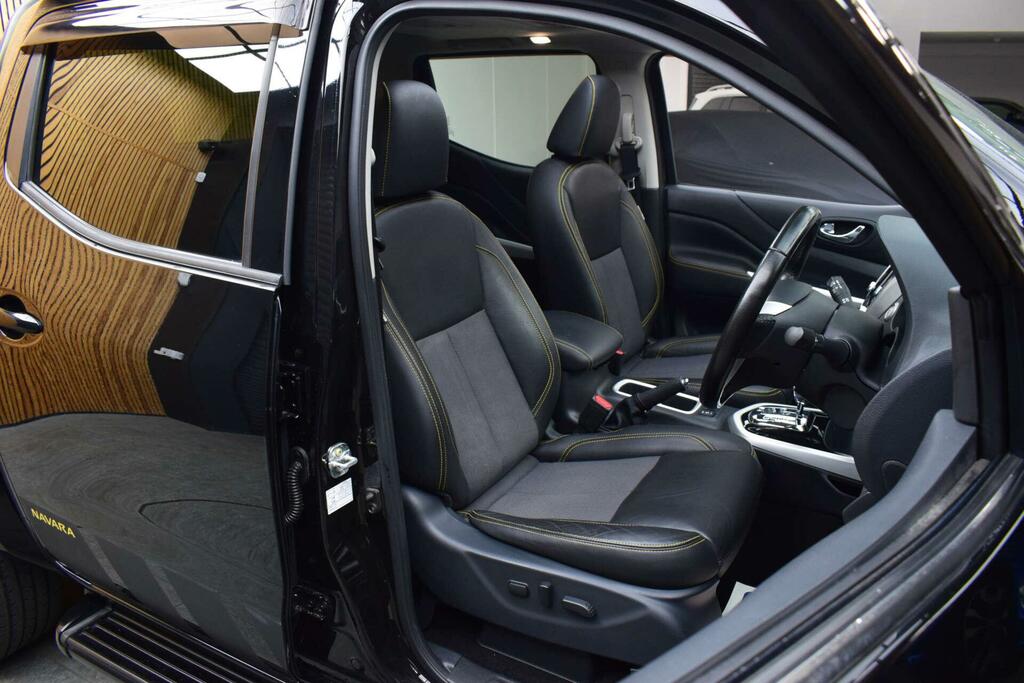 Nissan Navara Navara N-guard Dci Black #17