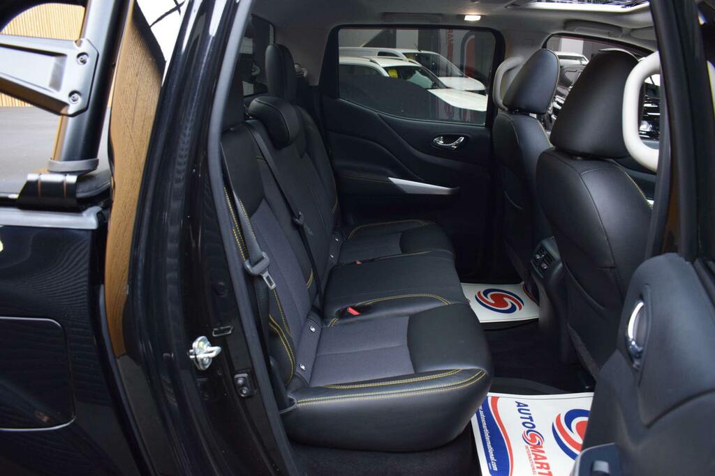 Nissan Navara Navara N-guard Dci Black #18