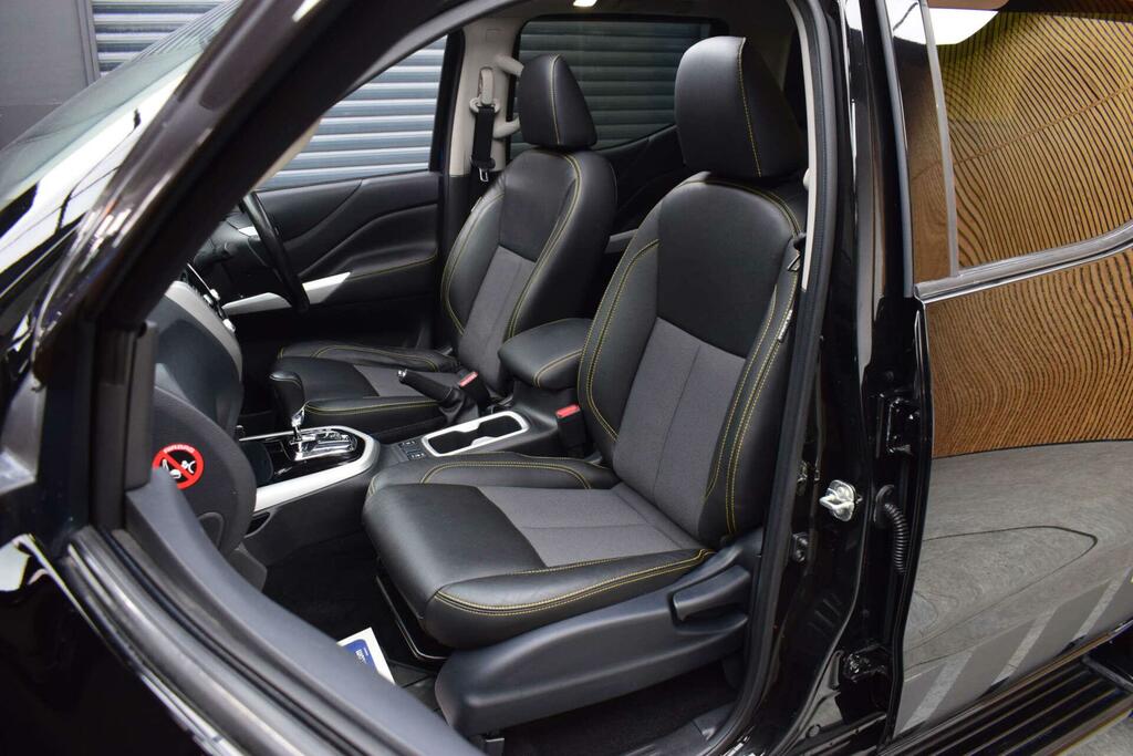 Nissan Navara Navara N-guard Dci Black #22