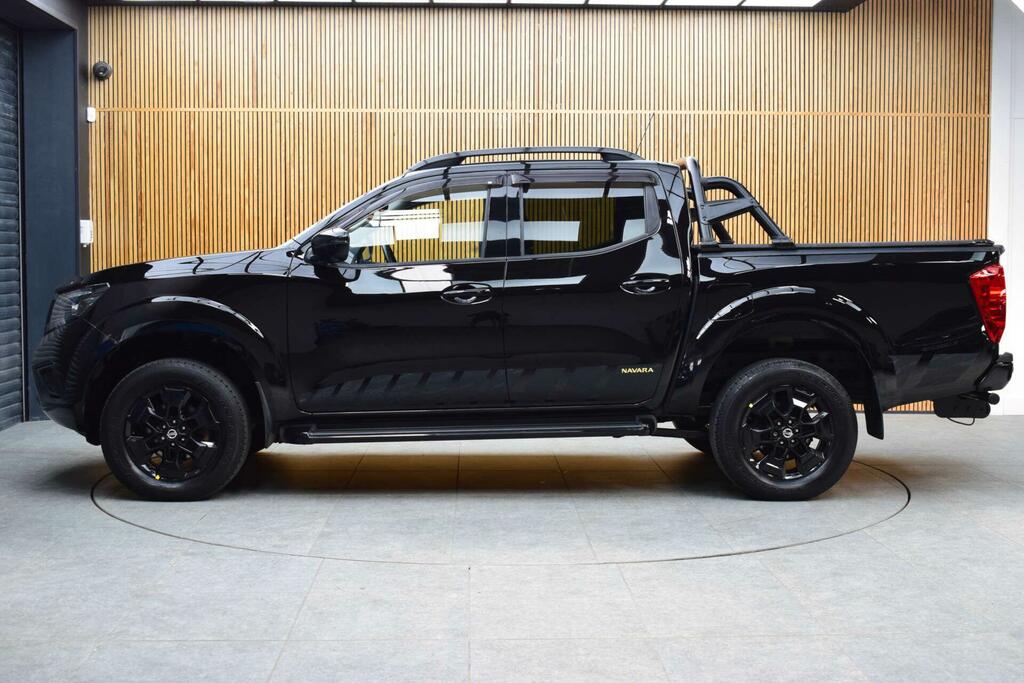 Nissan Navara Navara N-guard Dci Black #7