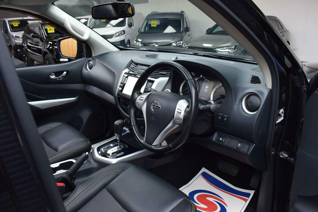 Nissan Navara Navara N-guard Dci Black #15