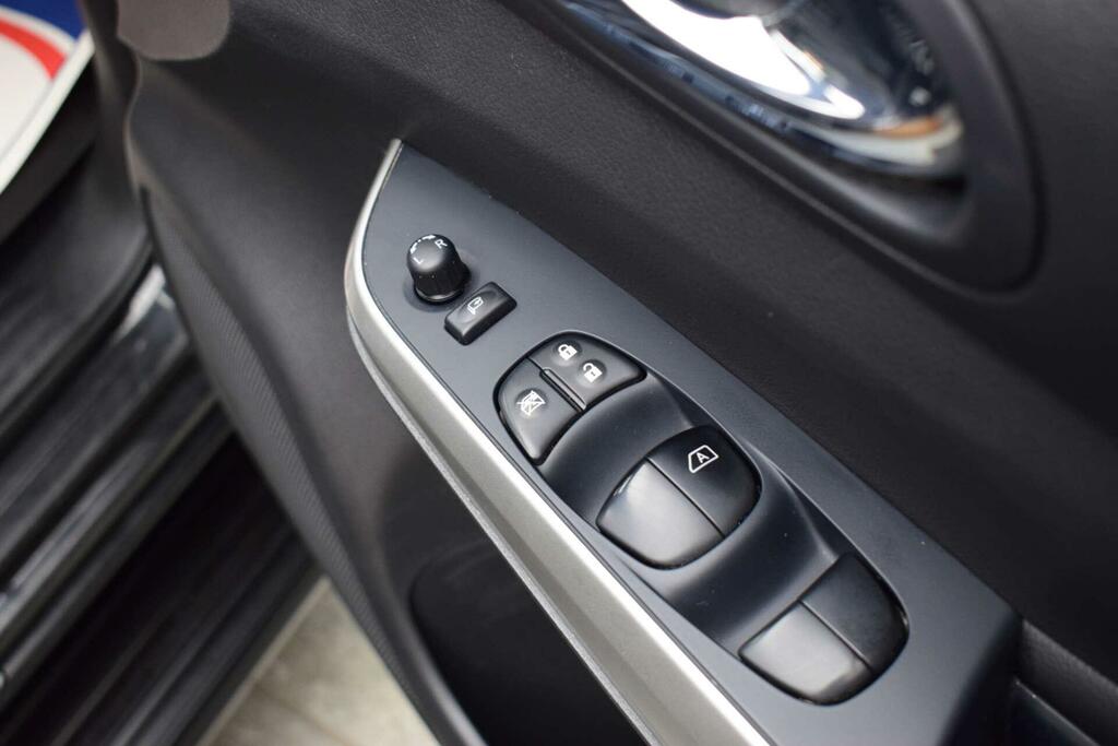 Nissan Navara Navara N-guard Dci Black #30