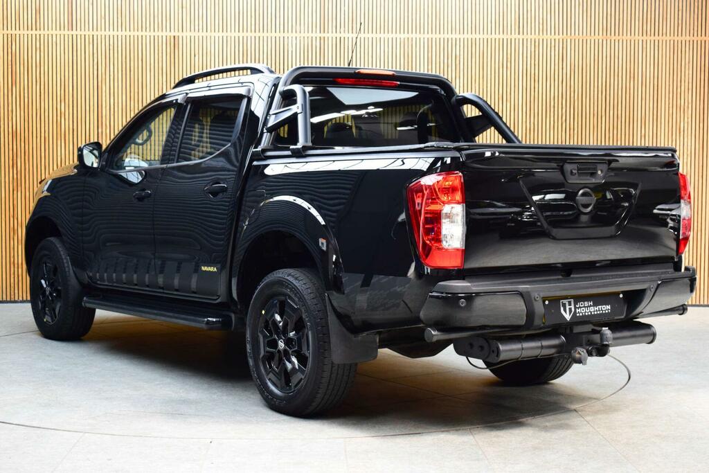 Nissan Navara Navara N-guard Dci Black #8
