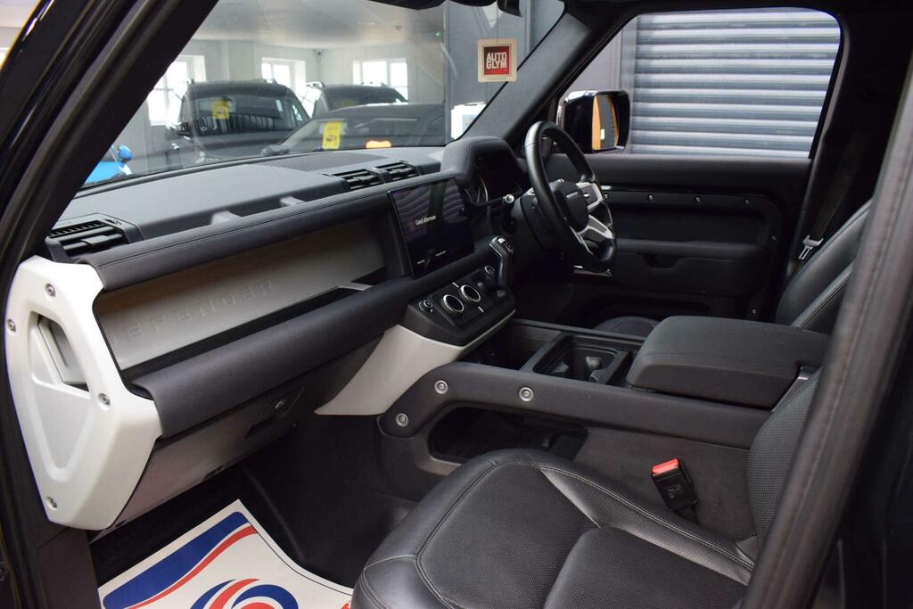 Land Rover Defender 110 Land Rover Estate 3.0 D300 X-dynamic Hse 11 Green #17
