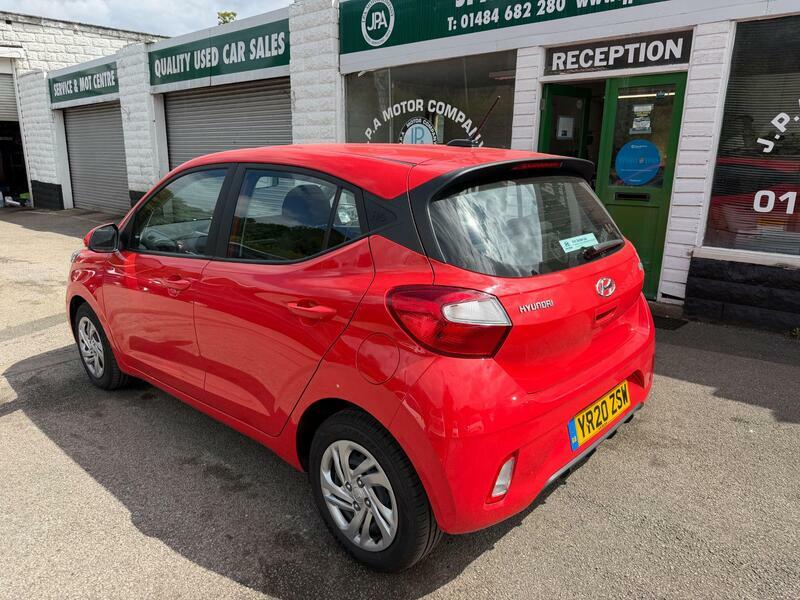 Hyundai I10 1.0-se-hatchback-5dr-petrol-manual-euro-6-67-ps Red #3