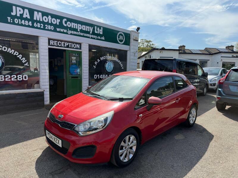 Kia RIO 1.25-vr7-hatchback-3dr-petrol-manual-euro-5-84-bh Red
