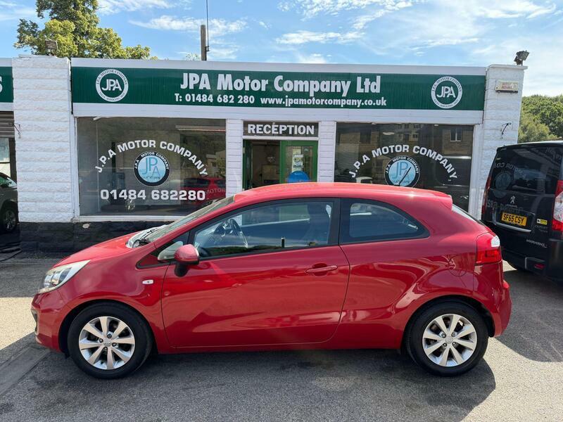 Kia RIO 1.25-vr7-hatchback-3dr-petrol-manual-euro-5-84-bh Red #2