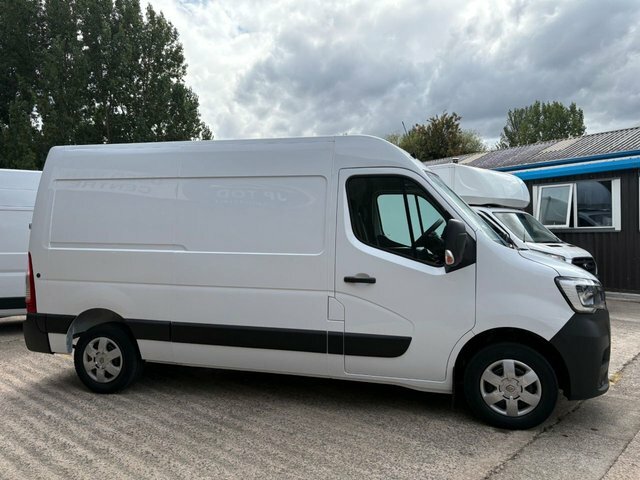 Renault Master Mpv White #2