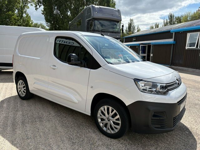 Citroen Berlingo Mpv White #3
