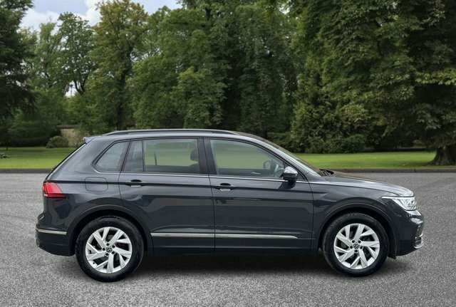 Volkswagen Tiguan 2022 1.5 Tsi Life Suv Euro 6 S EO22XRE Grey #3