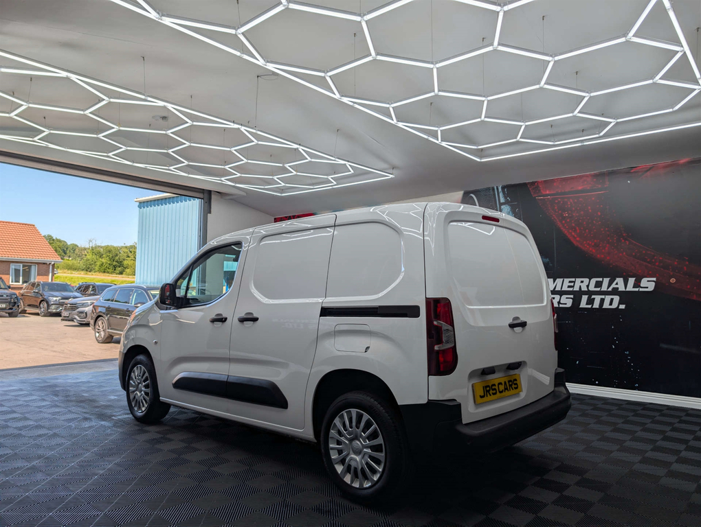 Toyota Proace City City Icon #4