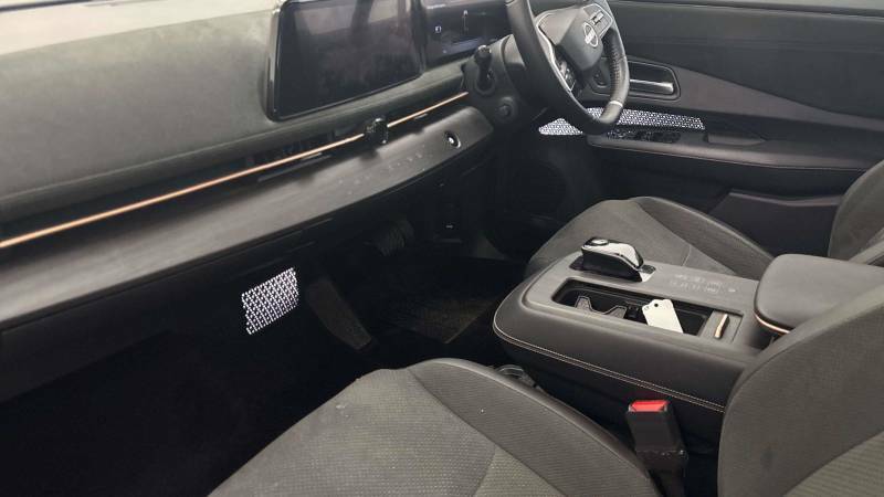Nissan Ariya 225Kw Evolve 87Kwh 22Kwch E-4orce Silver #2