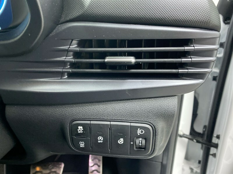 Hyundai Bayon Hat 1.0 T-gdi 100 Premium Dct Grey #35