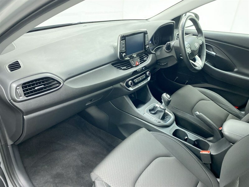 Hyundai I30 1.4T Gdi Se Nav Silver #2