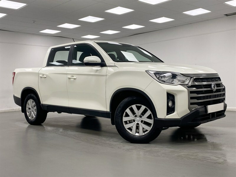 SsangYong Musso Double Cab Pick Up 202 Ex White