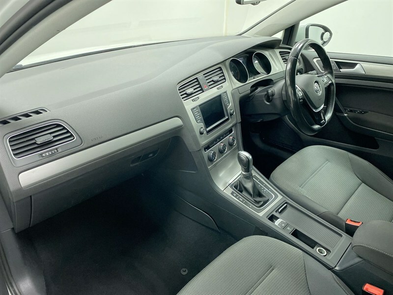 Volkswagen Golf 1.6 Tdi 110 Se Dsg White #2