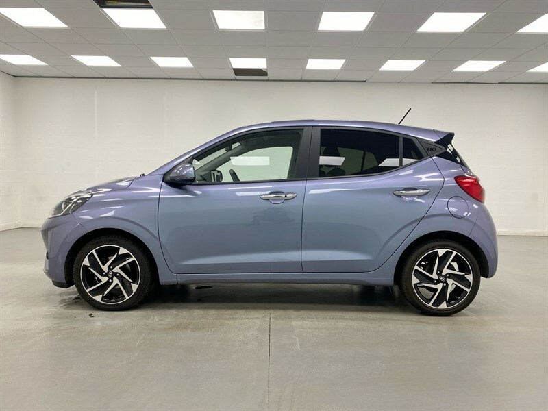 Hyundai I10 Hyundai I10 Se Connect Green #13