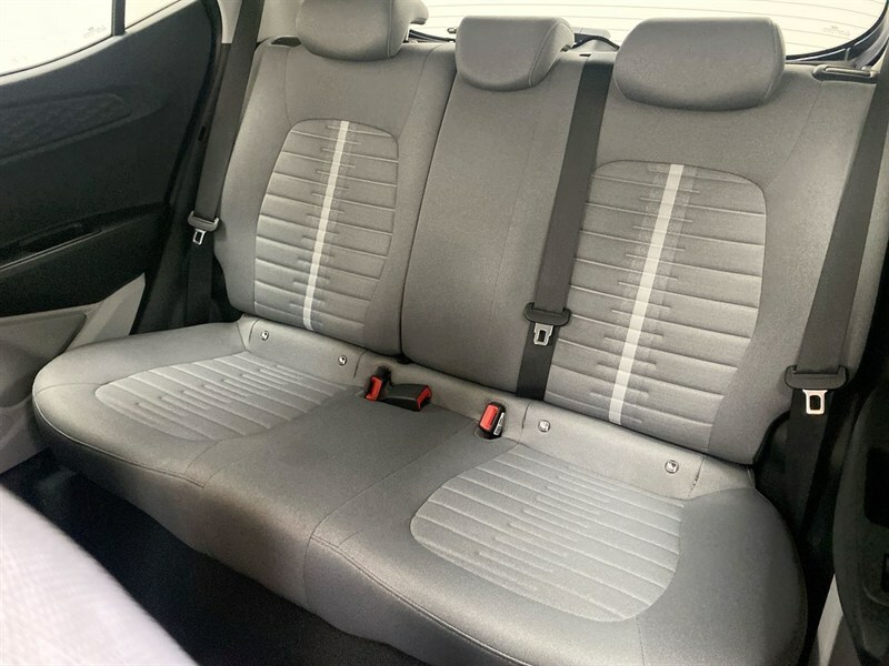 Hyundai I10 Hyundai I10 Se Connect Green #8