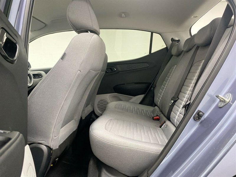 Hyundai I10 Hyundai I10 Se Connect Green #59