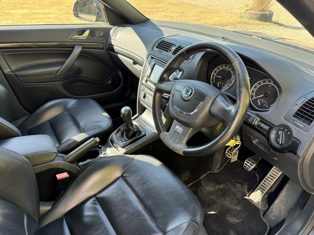 Skoda Octavia Skoda Octavia 1.8 Tsi Laurin Klement Hatchback 5 Grey #10