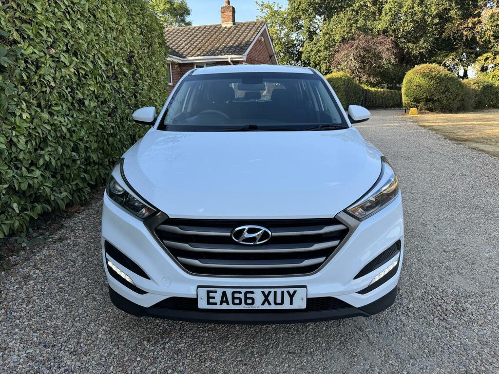 Hyundai Tucson 1.6 Gdi Blue Drive Se Nav Suv Eu Red #8